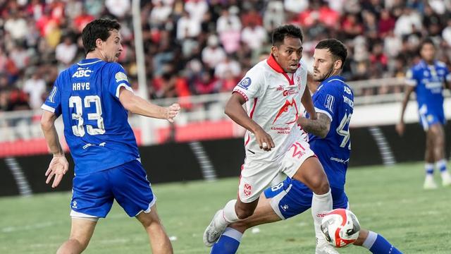 BRI Super League: Minim Waktu Pemulihan, Persib Bandung Tumbang di Kandang Malut United