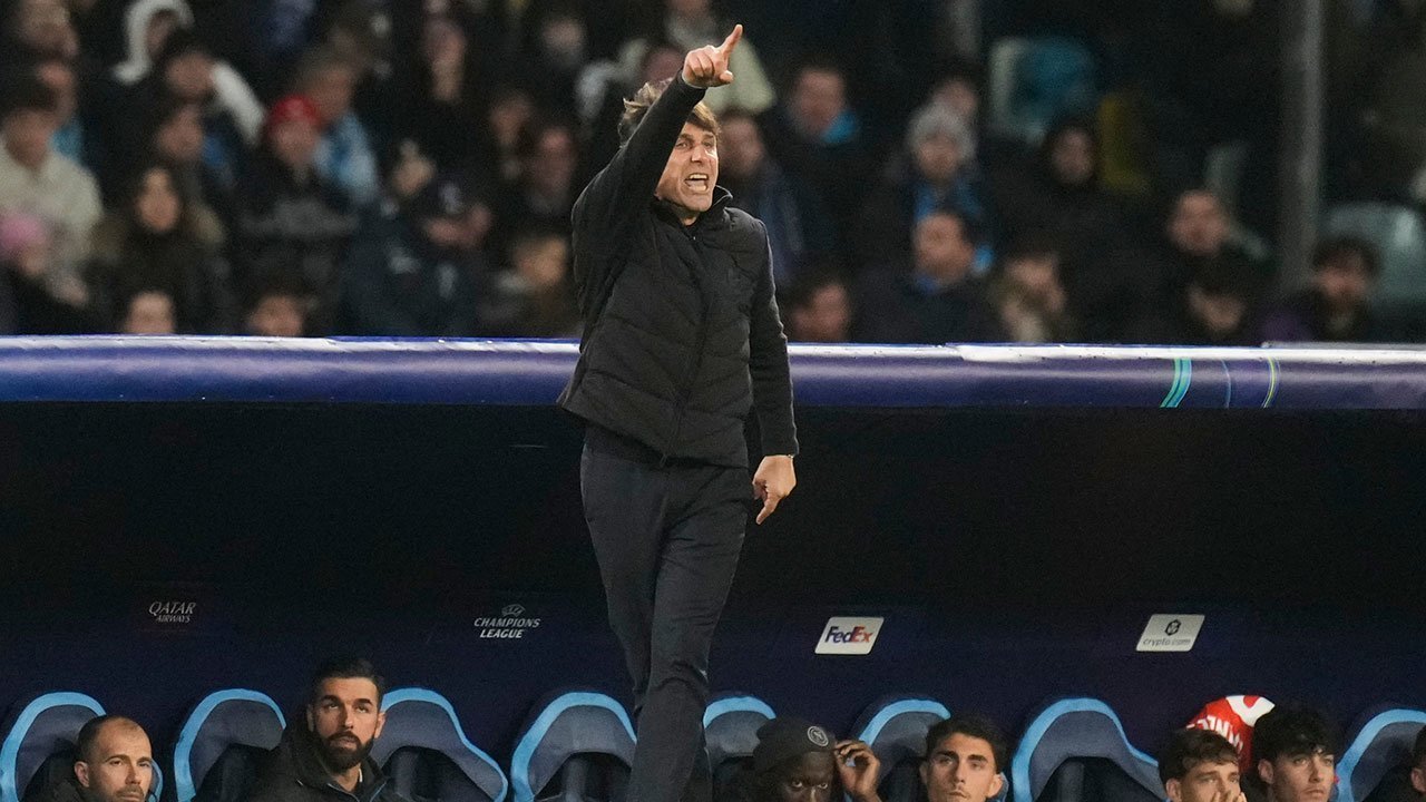 Kekalahan Napoli dan Conte di Liga Champions: Kerugian 10 Juta Euro dan Ancaman Menghantui!