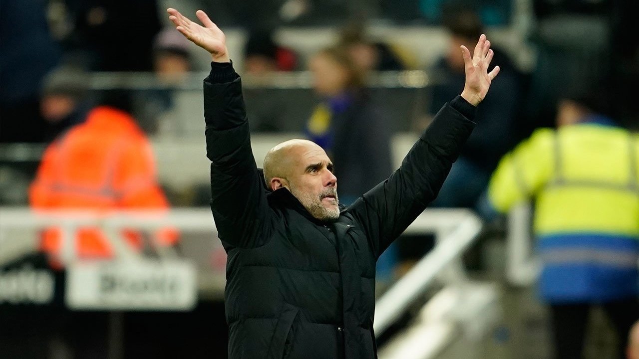 Pep Guardiola Kritik Standar Ganda VAR Usai Kemenangan Man City atas Newcastle