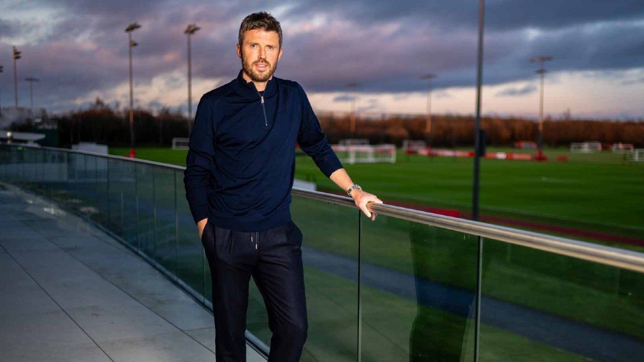 Manchester United Memilih Michael Carrick Ketimbang Solskjaer atau Van Nistelrooy