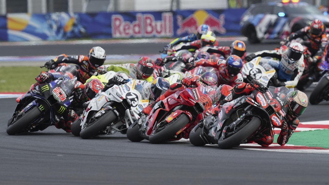 7 Mantan Pembalap yang Kini Menjadi Bos Tim MotoGP Inspiratif