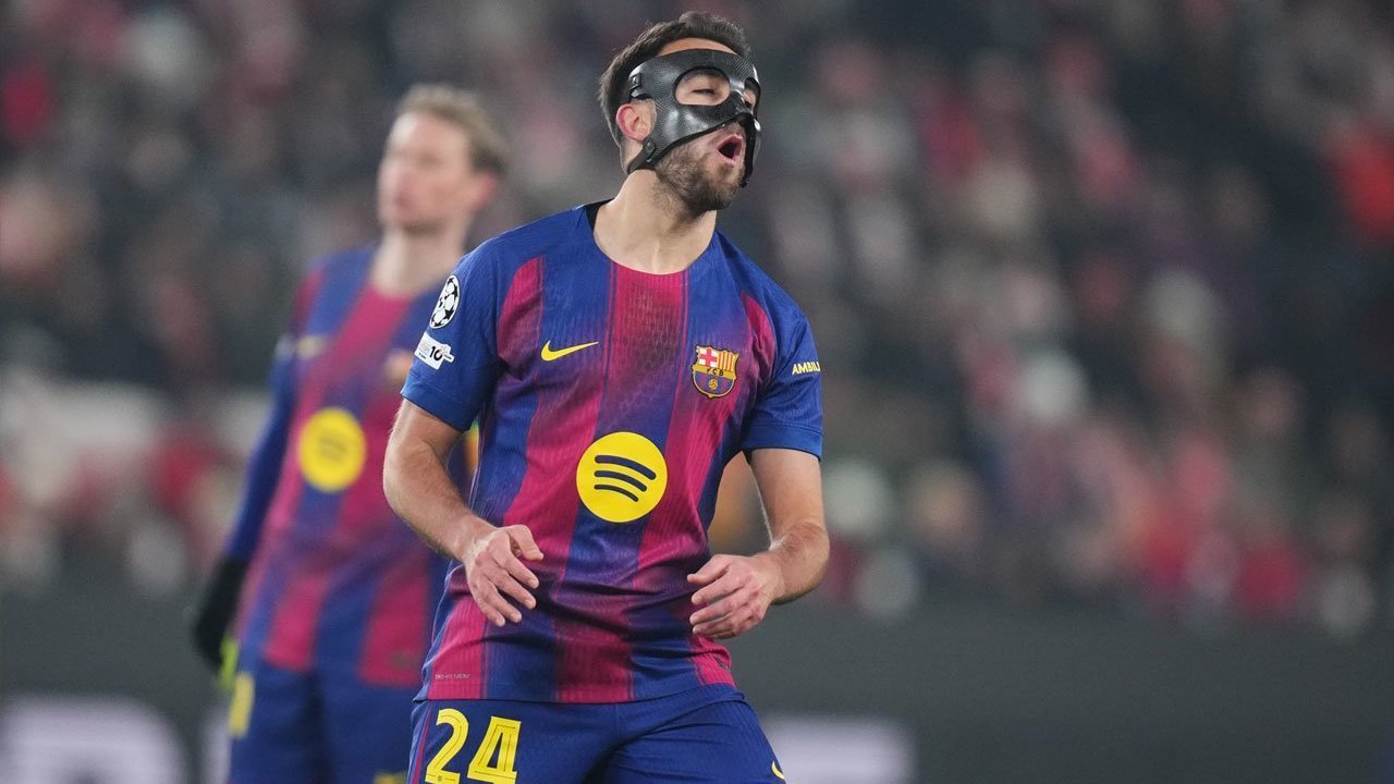 Keputusan Wasit Dinilai Merugikan, Eric Garcia Ungkap Kecewa Terhadap Kartu Merah