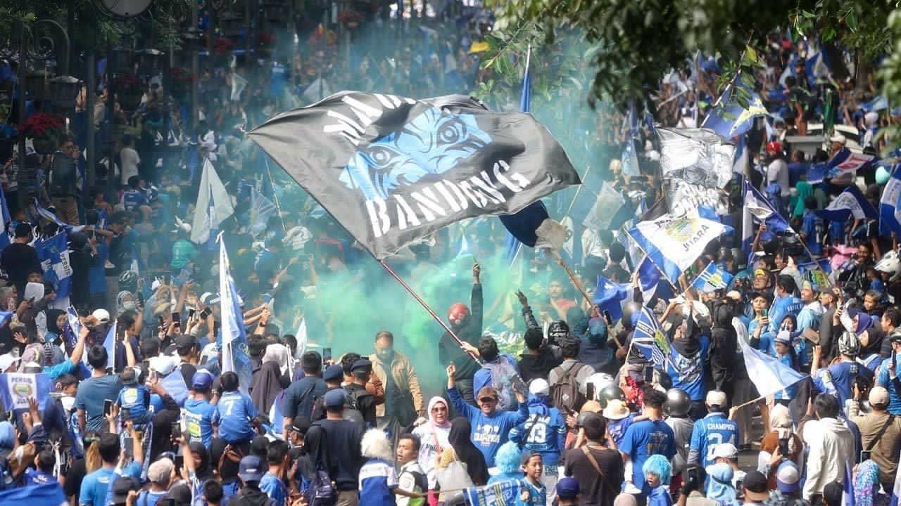 Keberadaan Oknum Bobotoh di 16 Besar ACL Bikin Pelatih Persib Kecewa dan Terancam Sanksi