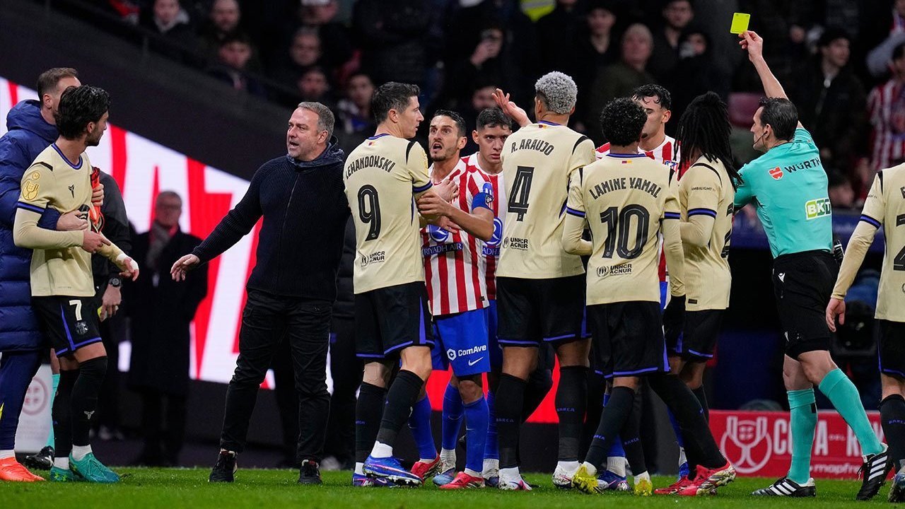 Kekalahan Memalukan Barca di Metropolitano, Flick Kritik Proses VAR yang Terlalu Lama