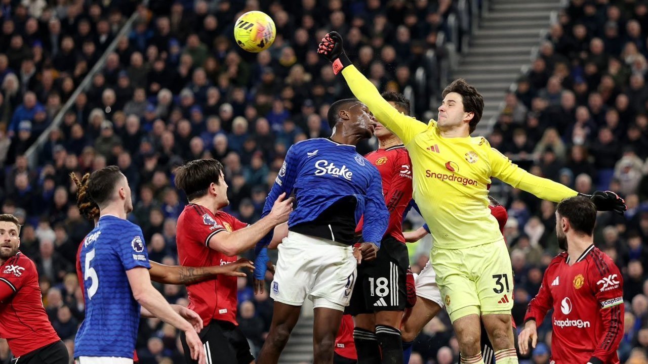 Analisis Performa Pemain MU Setelah Kemenangan atas Everton: Amad Kurang, Casemiro Stagnan, dan Sesko Menonjol!