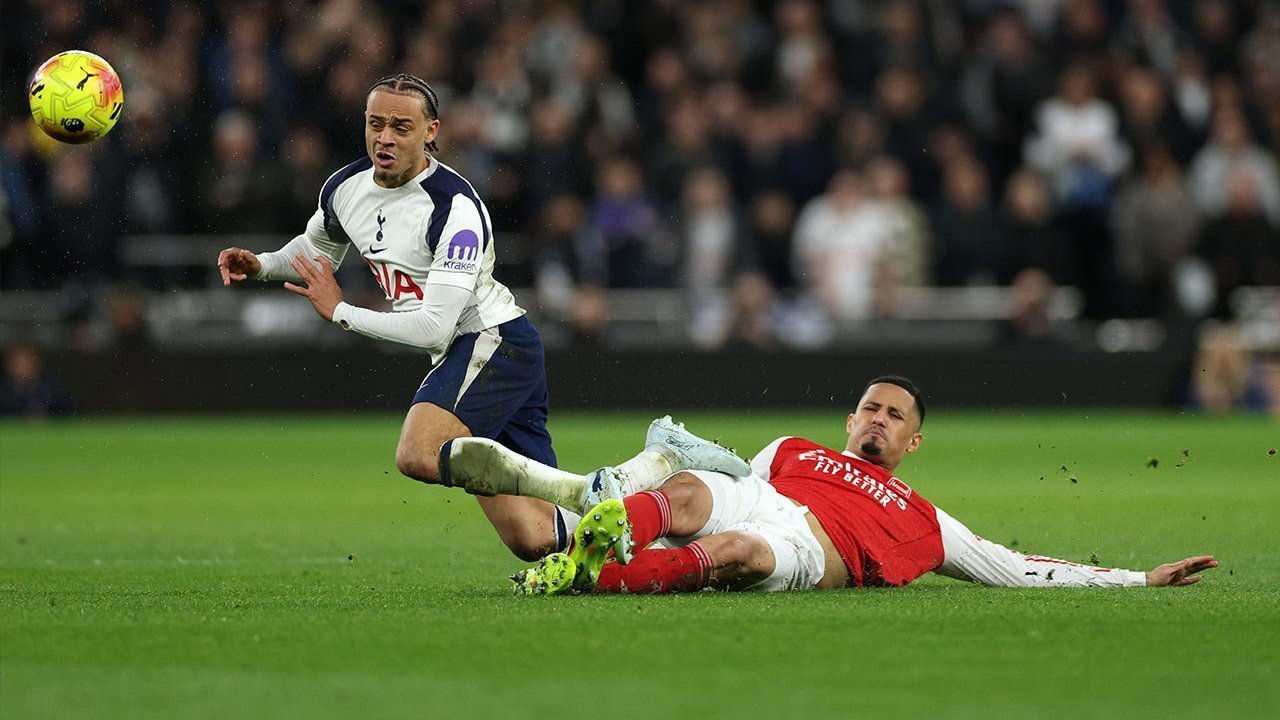 William Saliba Ciptakan Rekor Menarik Saat Arsenal Tundukkan Tottenham