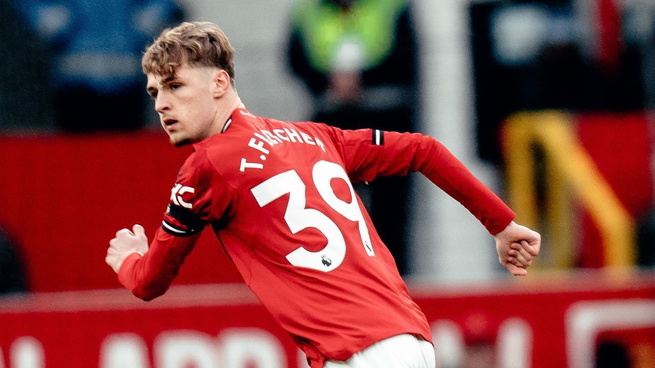 Putra Legenda MU Bersuka Cita Usai Debut di Bawah Arahan Michael Carrick