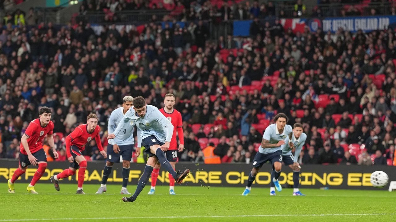 Kesalahan Pemain Arsenal Menghalangi Inggris Menang atas Uruguay