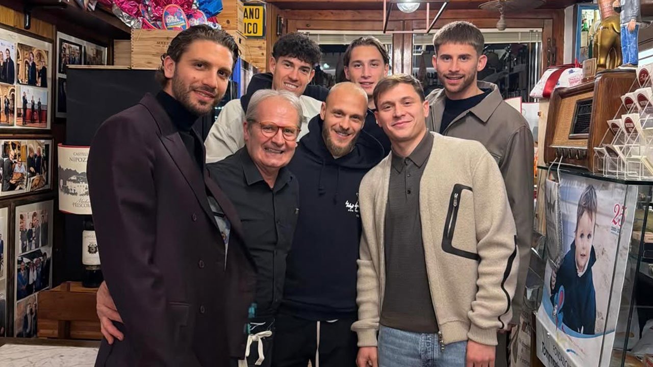 Dikecam Suporter Juventus, Manuel Locatelli Tertangkap Bersama Pemain Inter Milan