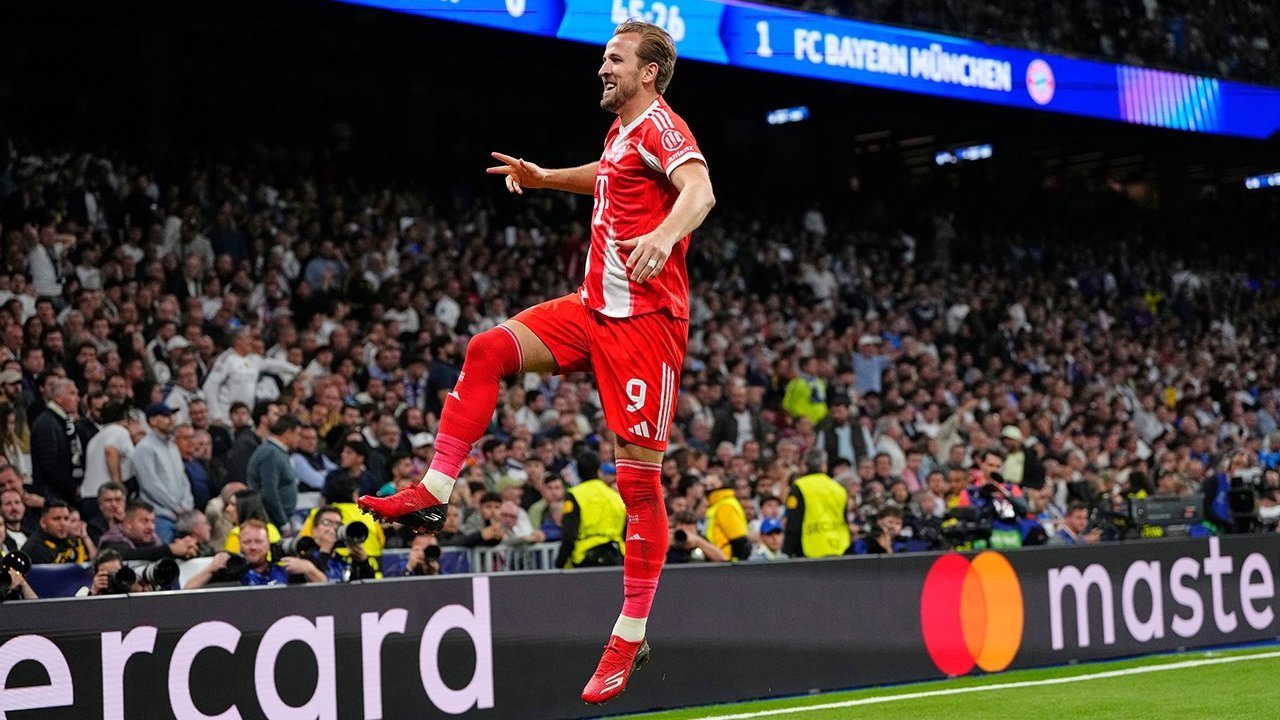 Bayern Munchen Raih Kemenangan Dramatis di Bernabeu, Kane Tersenyum Lebar!