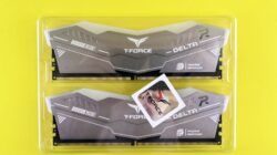 Modul RAM T-FORCE DDR5 RGB berkinerja tinggi dengan desain ramah lingkungan dalam kemasan.